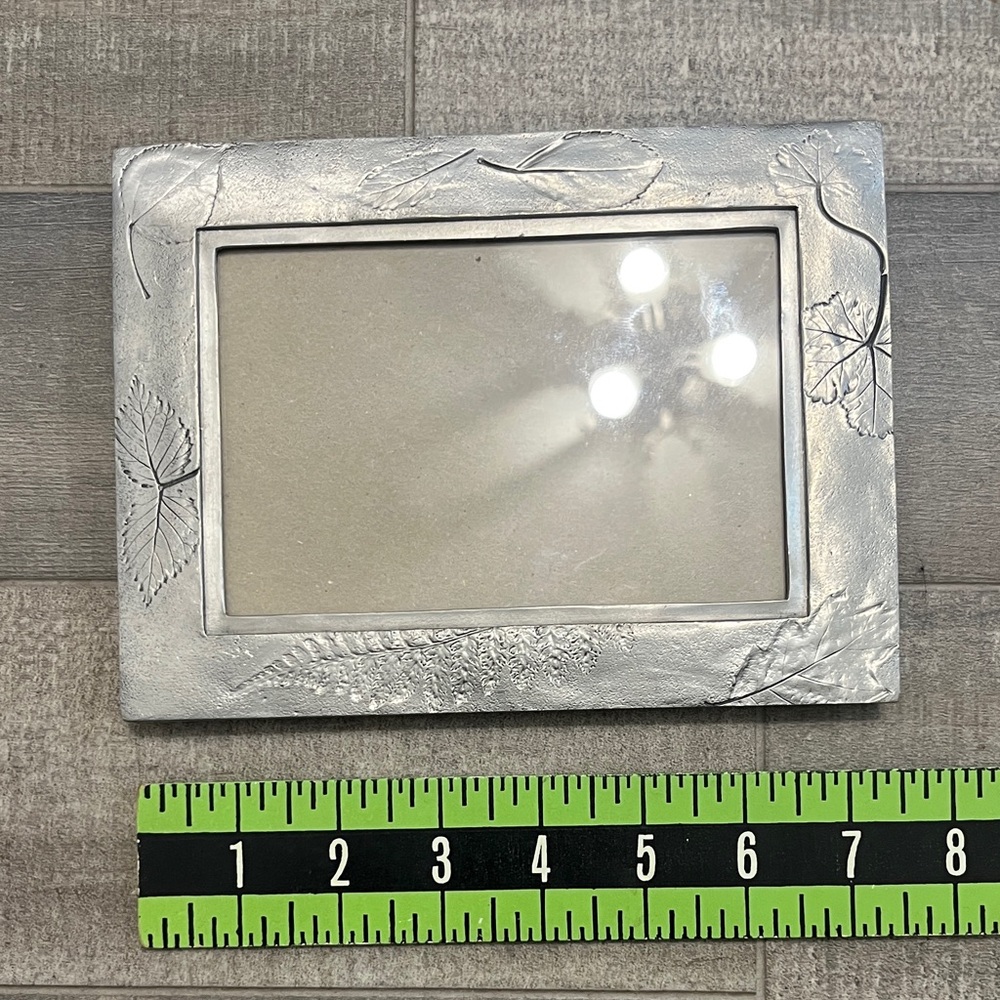 Leaf Patterned Silver Photo Frame